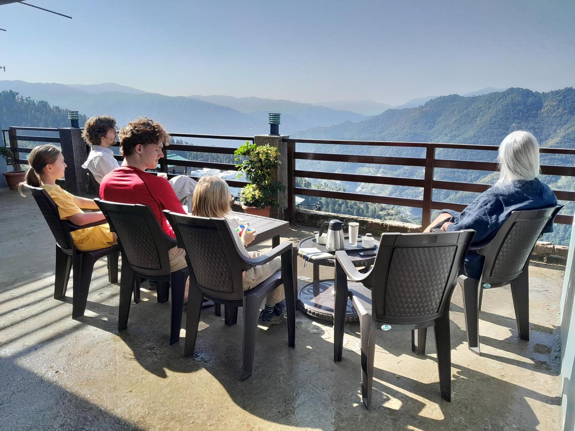 Mountain And Peace Apartment Шимла Екстериор снимка