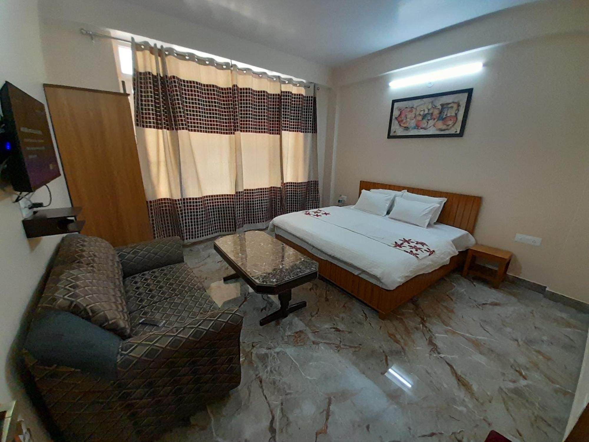 Mountain And Peace Apartment Шимла Екстериор снимка