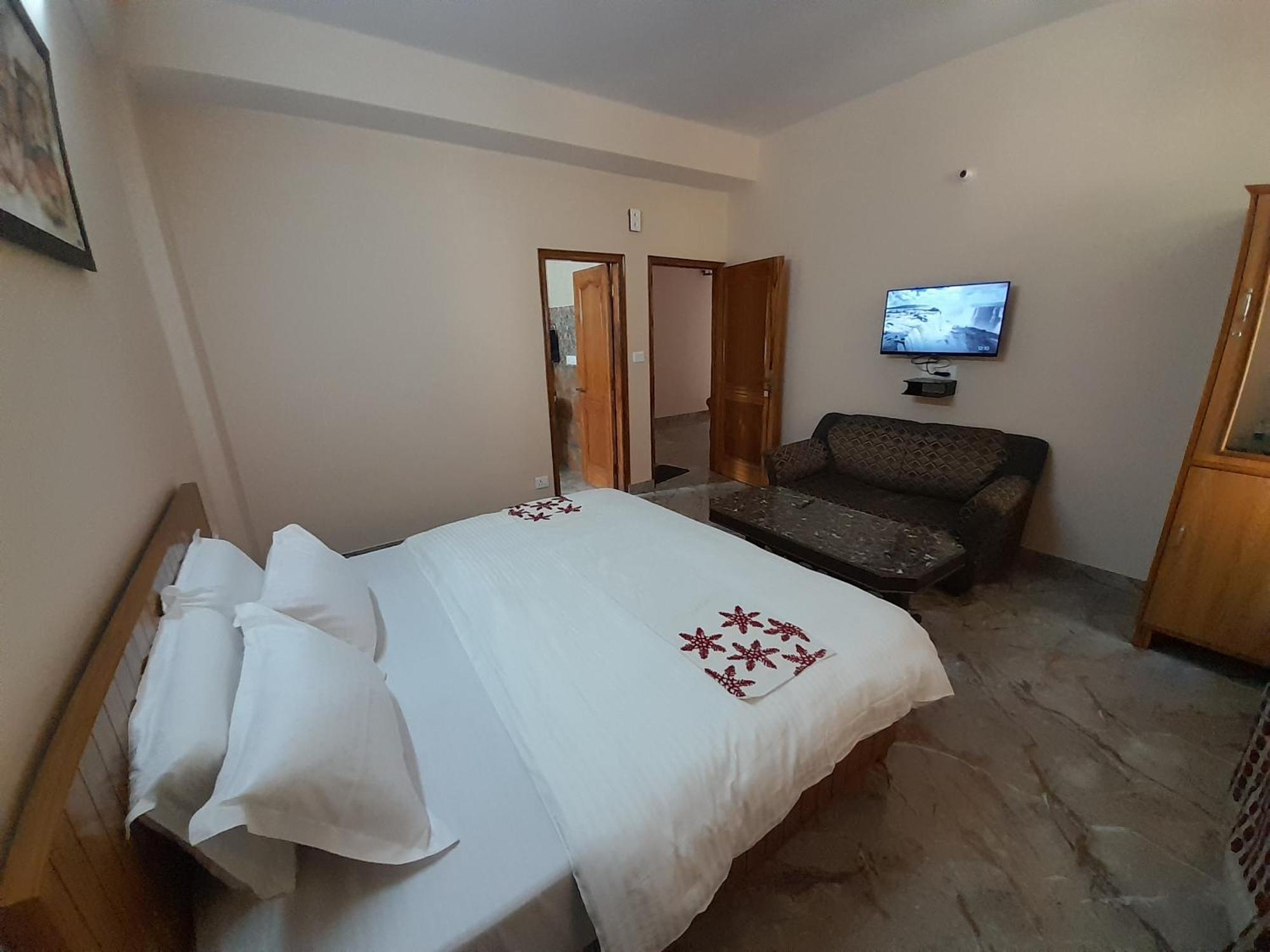 Mountain And Peace Apartment Шимла Екстериор снимка