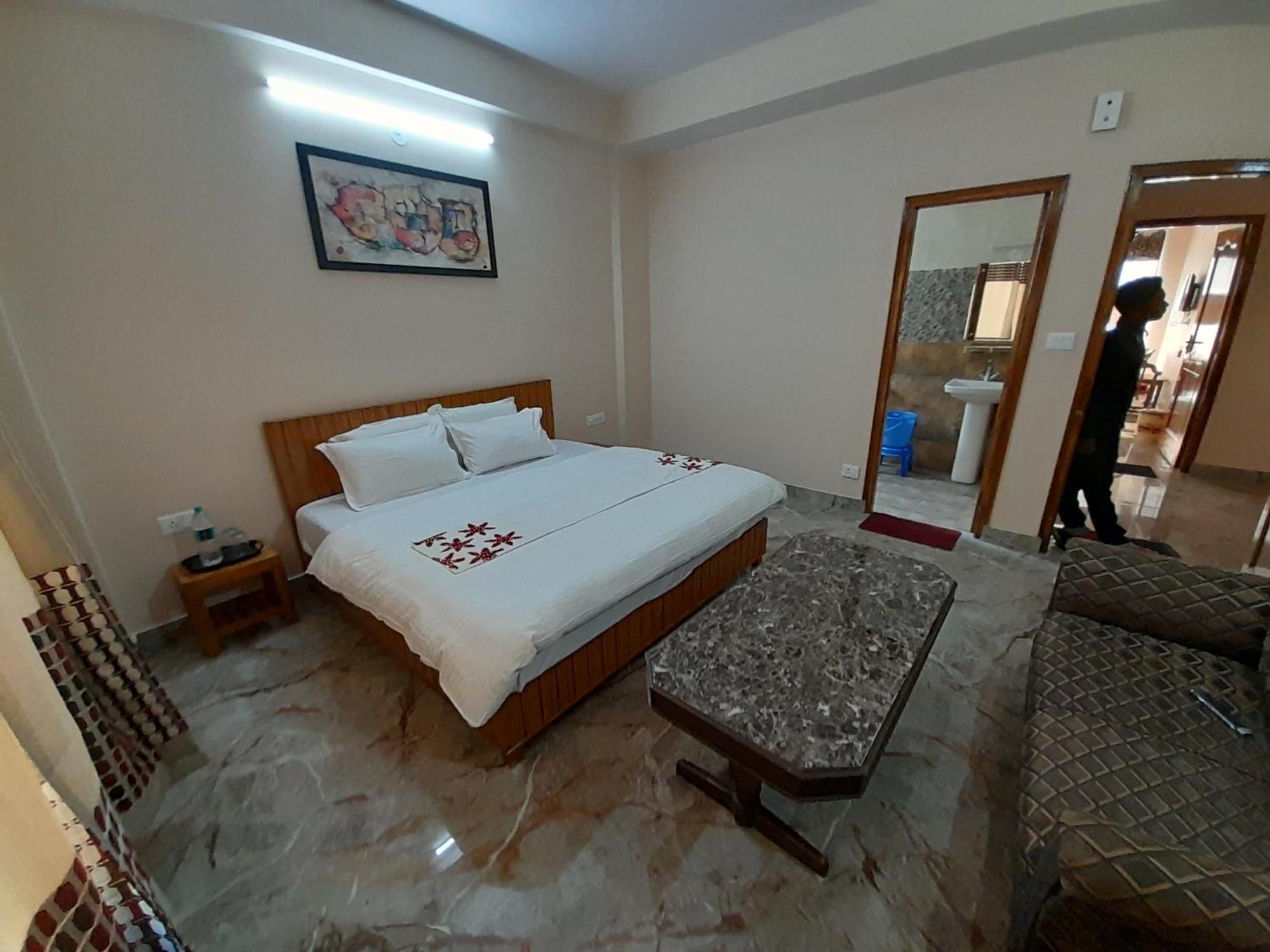 Mountain And Peace Apartment Шимла Екстериор снимка
