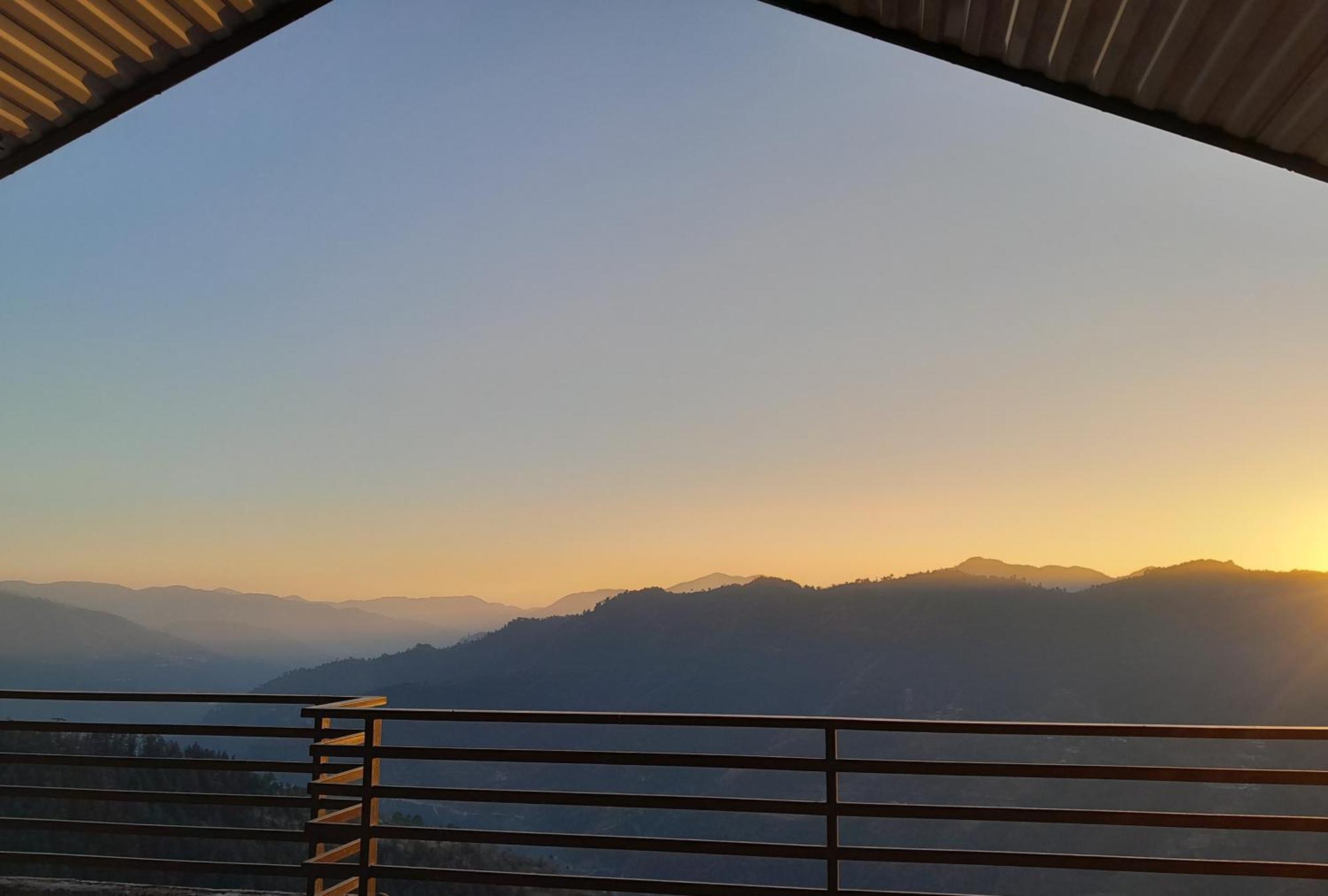 Mountain And Peace Apartment Шимла Екстериор снимка
